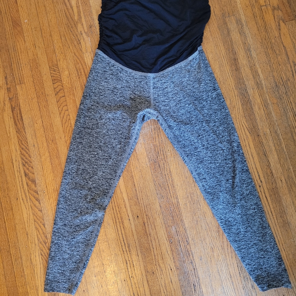 Beyond the bump athletic gray maternity Capri leggings. SIZE medium